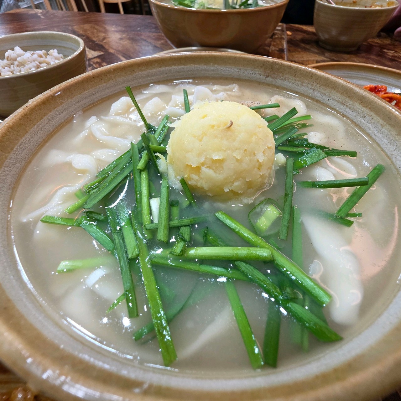 이유간백년칼국수3